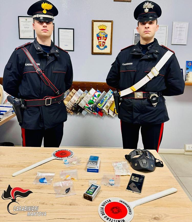 Detenzione di sostanze stupefacenti ai fini di spaccio, arrestato un 24enne