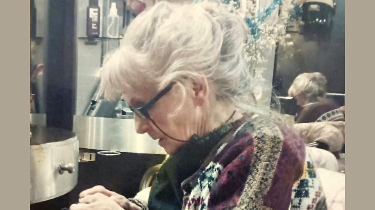 Addio a Vanna Bardelli, storica parrucchiera e grande mamma