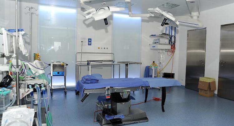Sala operatoria in Rete: «Così curiamo a Crema»