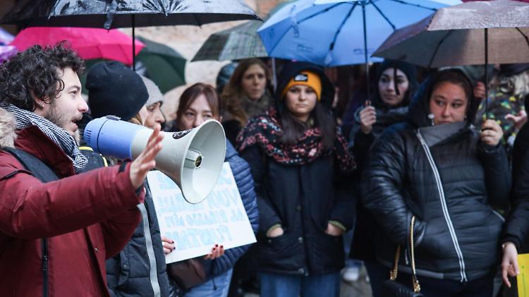 Educatori Saap: «Adesso parliamo noi»
