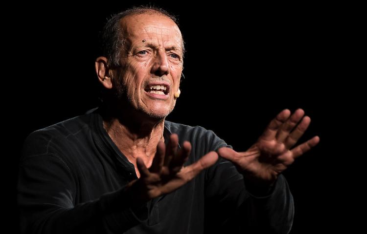Baliani: «Si ha sempre bisogno di credere nelle storie»