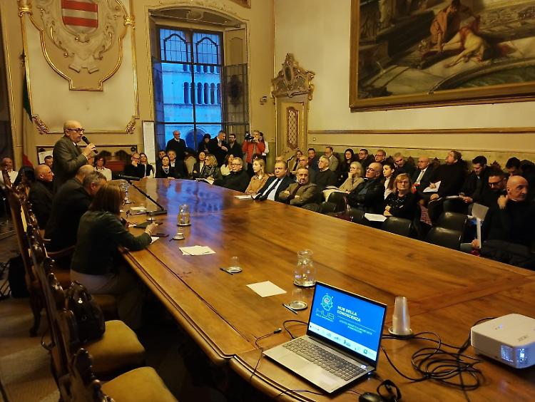 Hub della conoscenza, tavolo ristretto per salvare le imprese