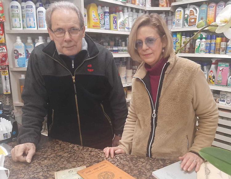 Dietro il banco una vita tutta a colori