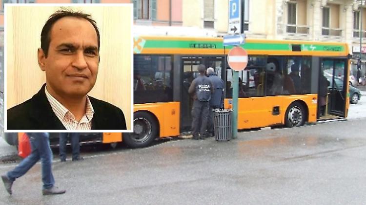 Litigano a bordo, poi picchiano l’autista
