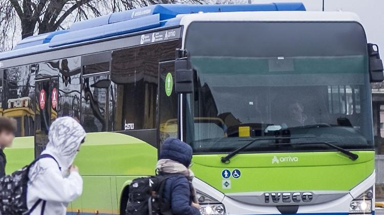 «Studenti senza bus», da lunedì fermata ripristinata