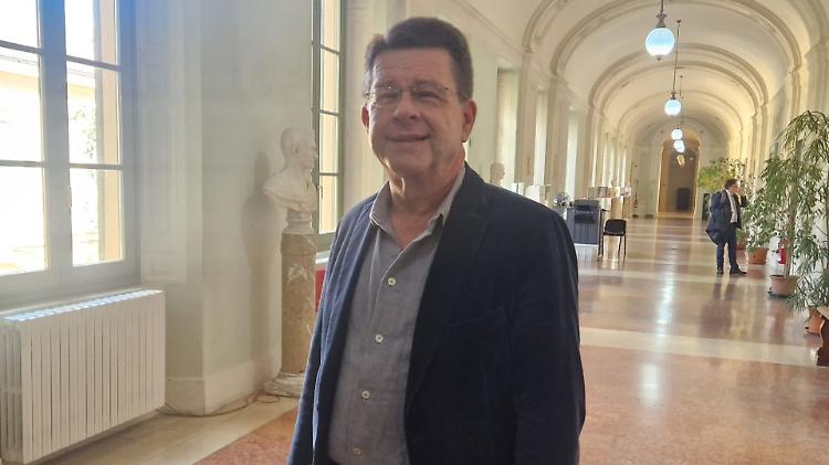 Il caso: «Opere fasulle», parola del critico Sironi