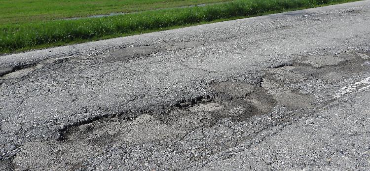 Bassa di Casalmaggiore: asfalto ‘colabrodo’