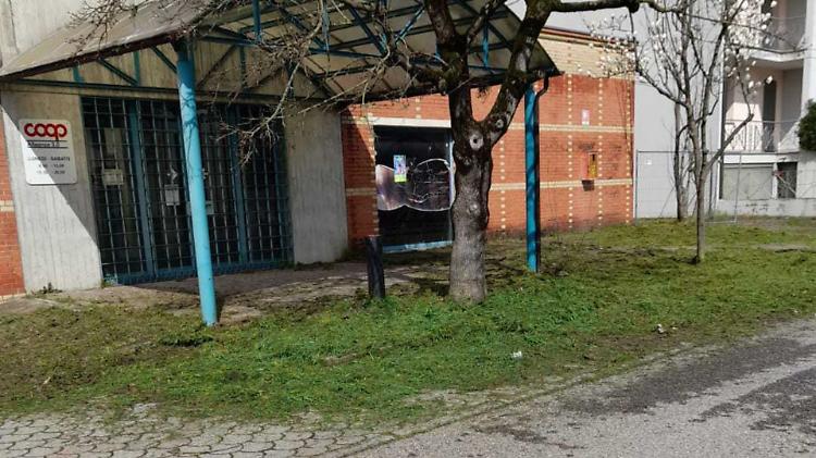 Ancora degrado all'ex supermercato Coop