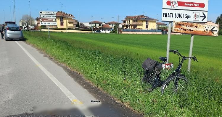Scontro tra auto e bici: ferito un 60enne