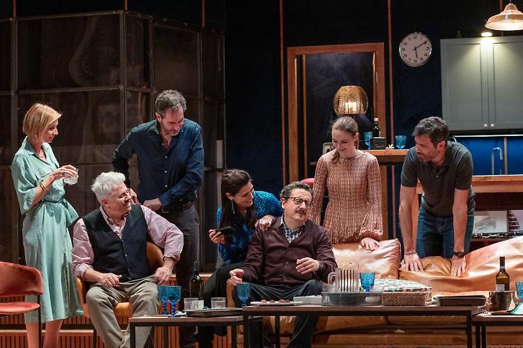 #DIRITTODICRITICA: 'Perfetti sconosciuti', le recensioni degli studenti