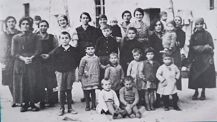 «Con il mitra puntato, ma siamo stati tutti zitti»