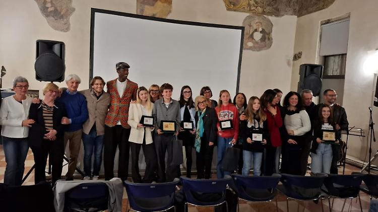 Fatf: scrittori da premio, ridono le penne junior