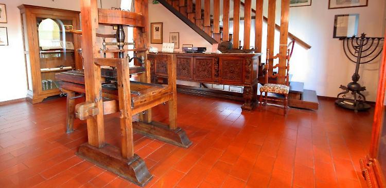 «Chiudete quel Museo» 