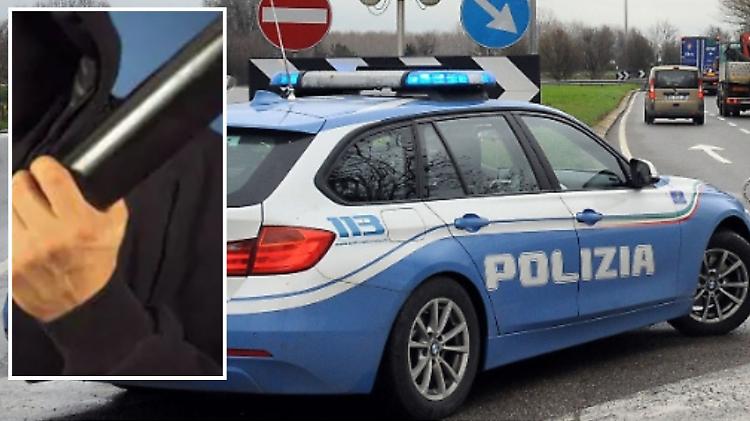 Coltelli, spranga e fionde in auto, 30enne denunciato
