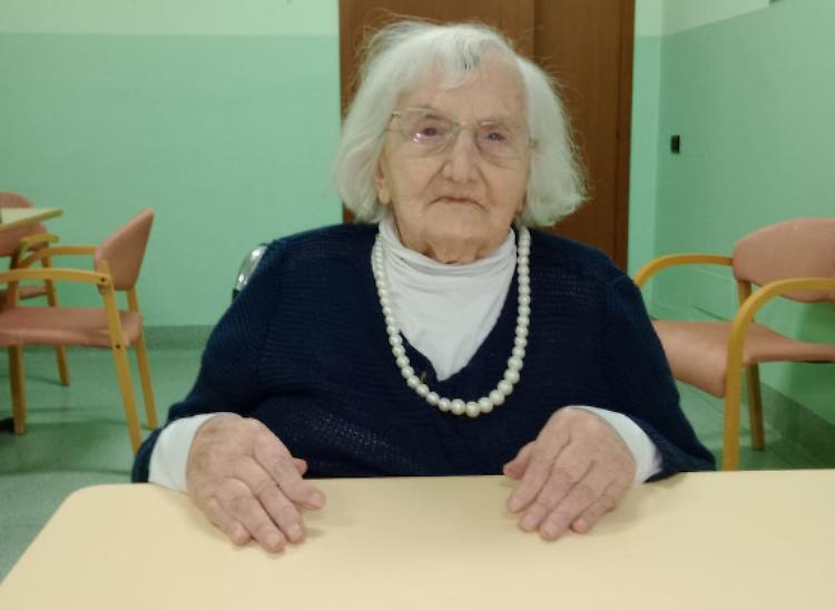 Lucia spegne 111 candeline