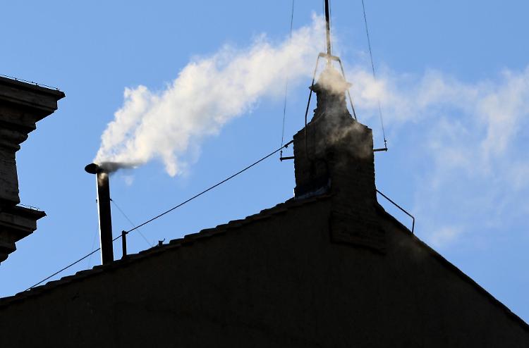 C'è la fumata bianca: eletto il nuovo Papa