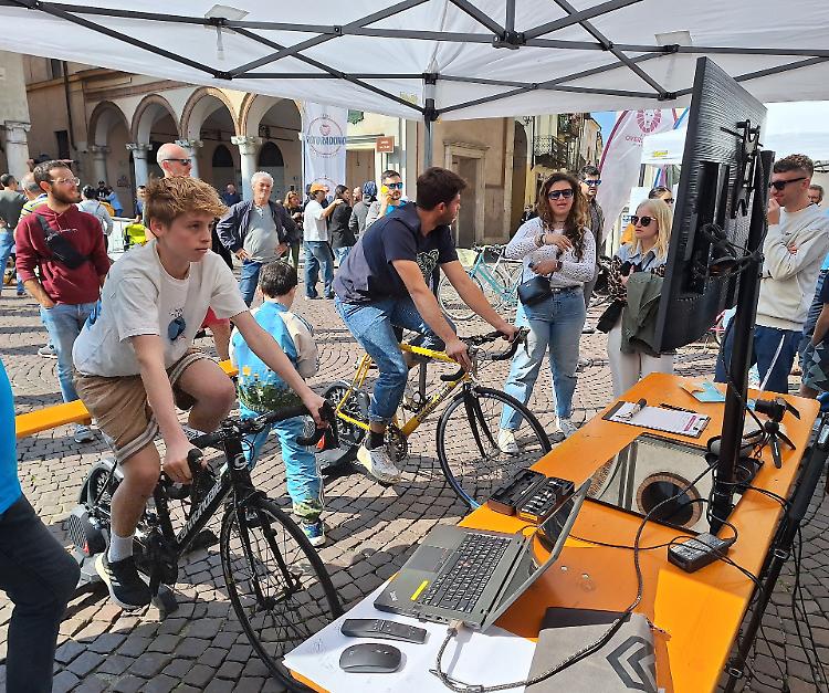 Tandem, risciò e magie: una domenica... in sella