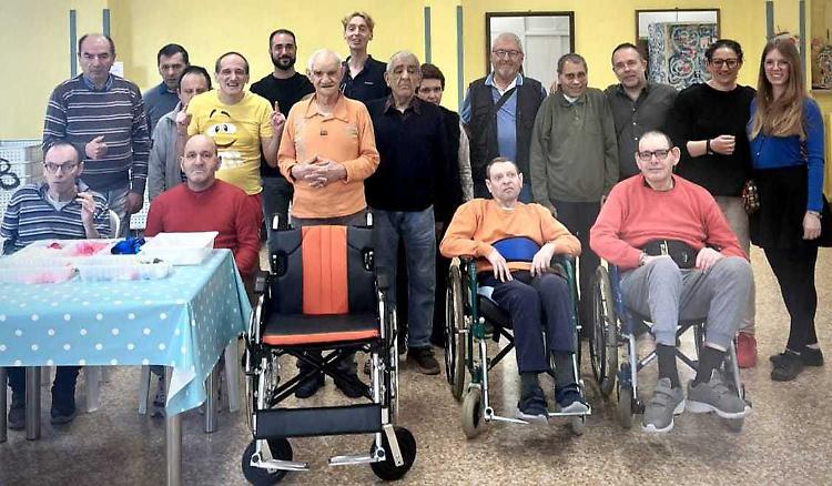 Tappi solidali, un'altra carrozzina in dono