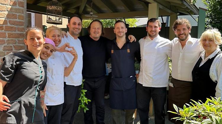 Zucchero Fornaciari all'Osteria Del Morino, sorpresa a pranzo
