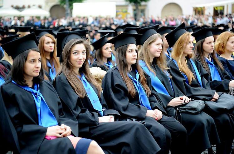Università: oltre 2.200 iscritti nel 2024-2025, in crescita i laureati