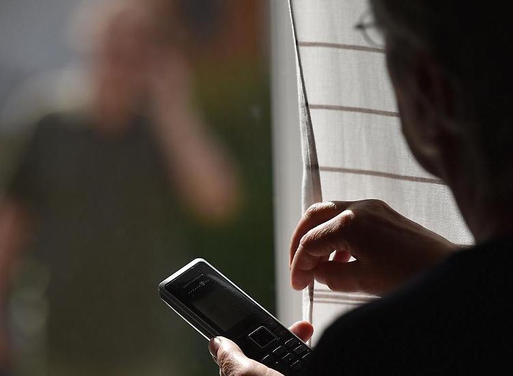 Stalker di nuovo in aula, la madre: «Mia figlia perseguitata»