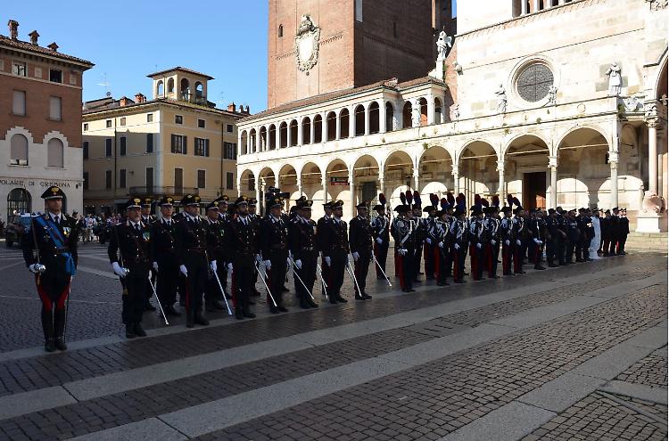 Arma dei carabinieri, il 211° Anniversario in piazza del Comune