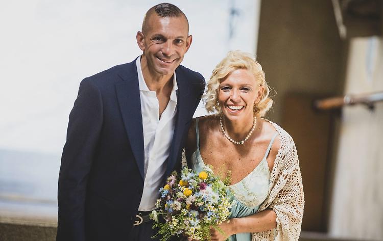 Per il comandante Girardi matrimonio in municipio con Elisa Lombardi