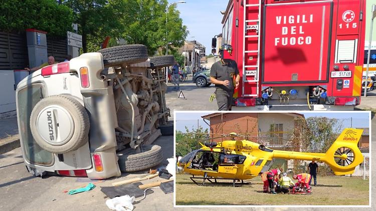 Scontro e auto ribaltata, paura in via Pradazzo 