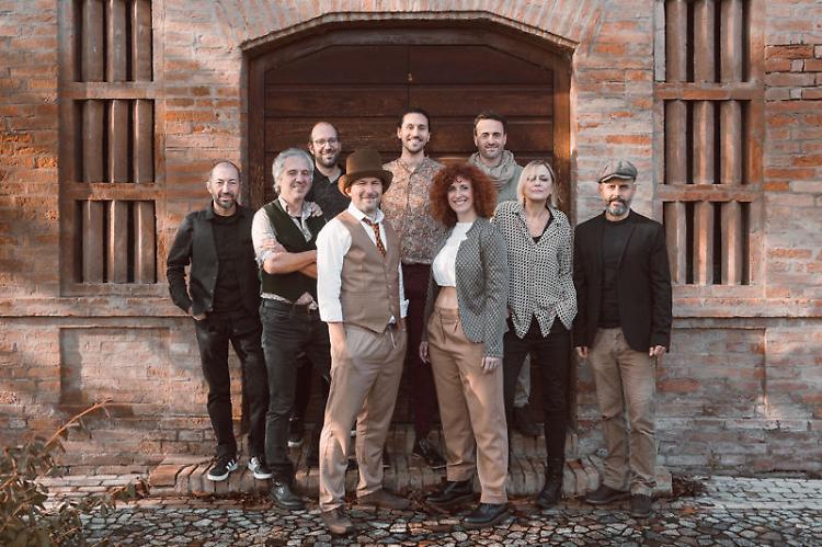 “Viaggio Clandestino” concerto dei Mé, Pék e Barba 