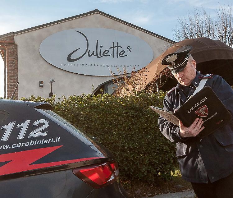 «Pestato nel locale», buttafuori a processo