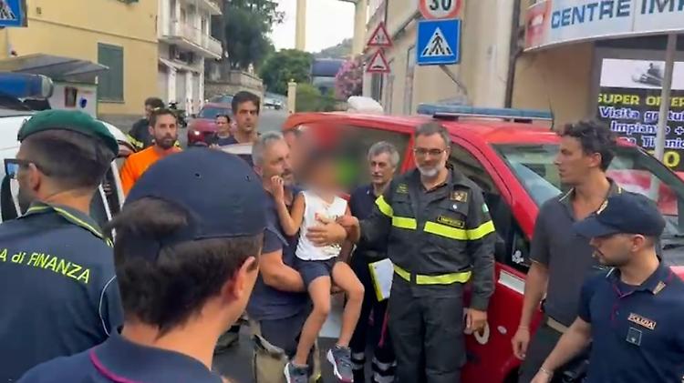 Ritrovato vivo il piccolo Allan: era scomparso da un campeggio a Ventimiglia