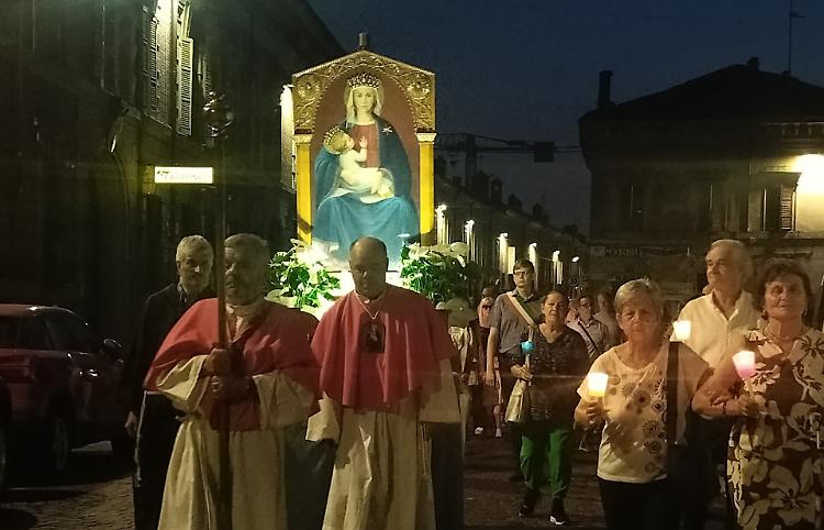 Notte di preghiera e speranza a Casalmaggiore