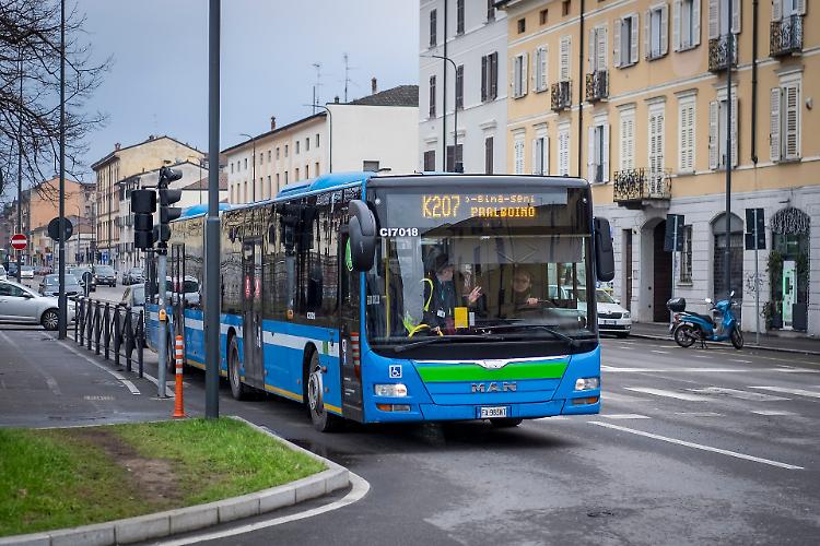 Allarme truffe online: falsi sconti sul trasporto pubblico a Cremona