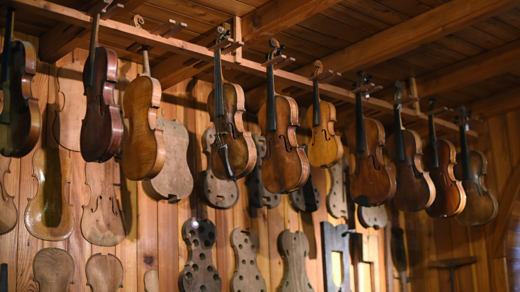 Liuteria, il sindaco Virgilio: &laquo;Serve una strategia condivisa, non solo campagne promozionali&raquo;