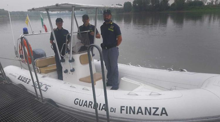 La Guardia di Finanza pattuglia il Po, il bilancio delle attività