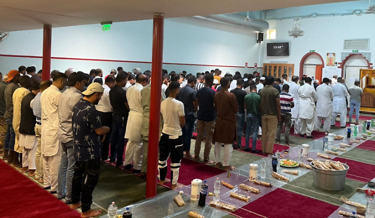 «Proteggete Sharukh, in Pakistan rischia»