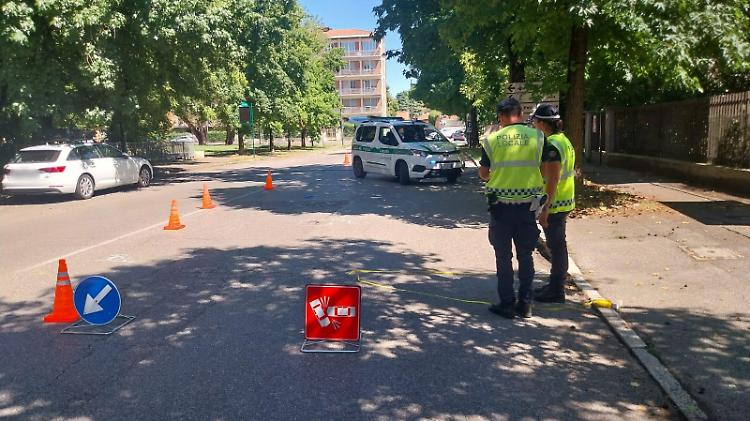 Ciclista 70enne investito in via Trebbia: è grave in ospedale