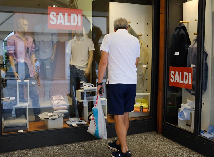 Saldi, è l’ultimo sprint. Ma niente ‘effetto wow’