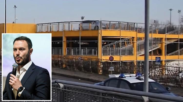 Marinano la scuola e svuotano gli estintori al multipiano di via Dante