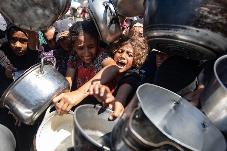Cremona per Gaza: il Comune lancia una raccolta fondi in favore della popolazione della Striscia