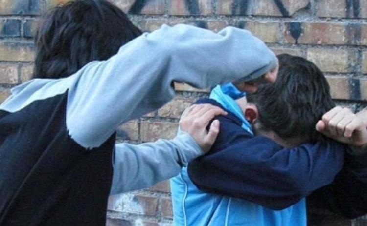 Aggredito: «Mi ha spento una sigaretta sul collo»