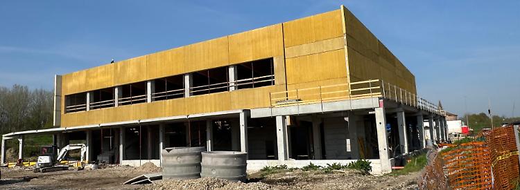 Palazzetto dello sport: «Il piano è rispettato»