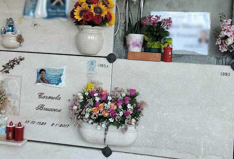 Guerra dei loculi: «Sfasciano una coppia»