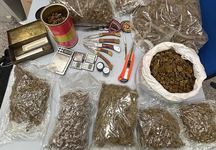 Droga: papà e figlio non rispondono al gip