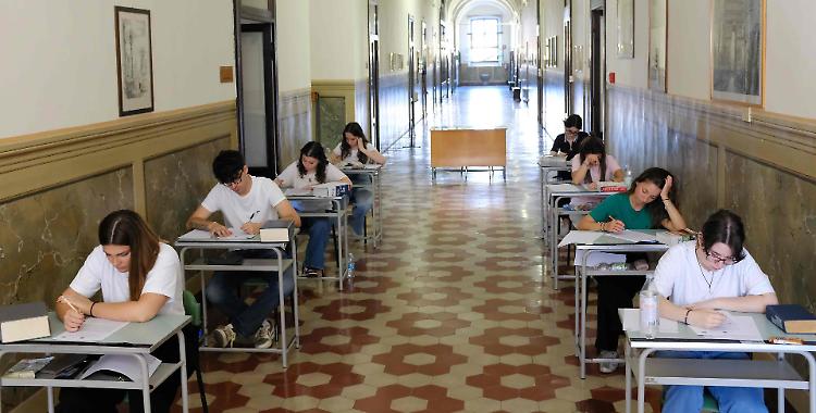 Beata Vergine, il liceo perde la prima classe