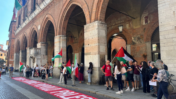 Voci in piazza per la Palestina: il presidio ProPal sale in Consiglio