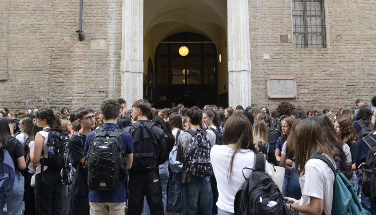 Cattedre scoperte e precari: la scuola riparte tra luci e ombre