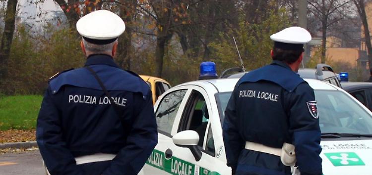 Tutti in coda per un posto da agente