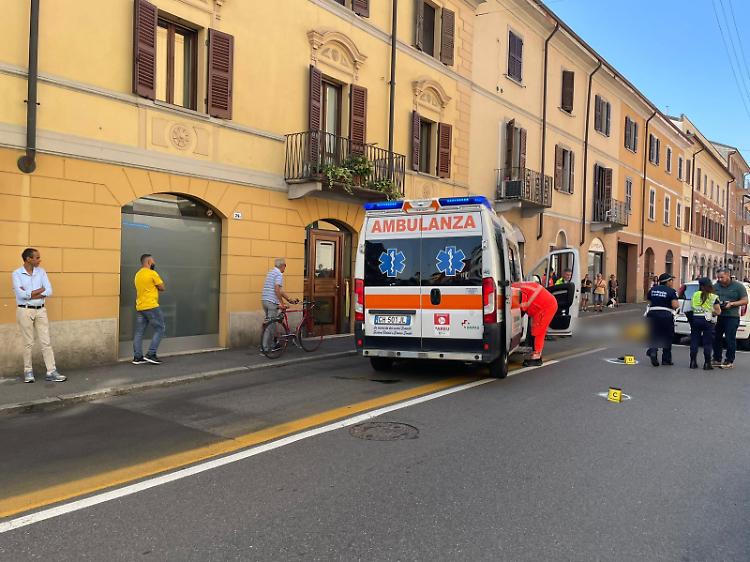 Tragico investimento in via Buoso da Dovara: muore una 82enne