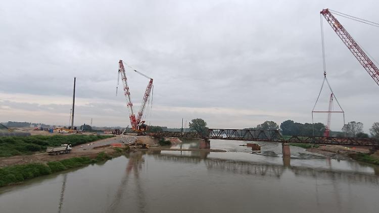 Raddoppio, il vecchio ponte sull'Oglio pronto per lo 'svaro'